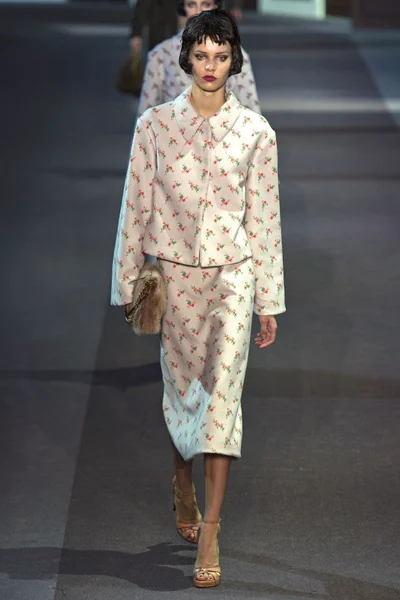 Look 2